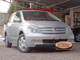 TOYOTA IST AÑO 2004