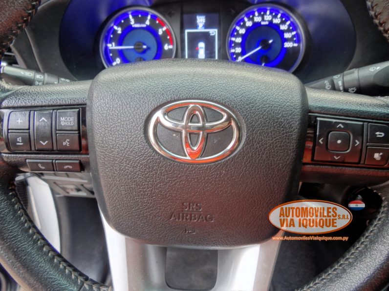 
								TOYOTA HILUX REVO AÑO 2018 full									