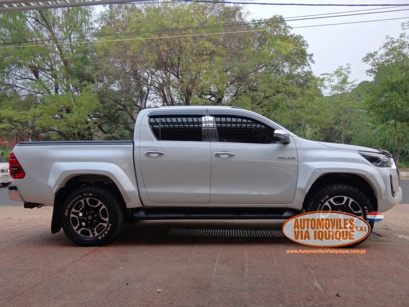 
								TOYOTA HILUX REVO AÑO 2018 full									