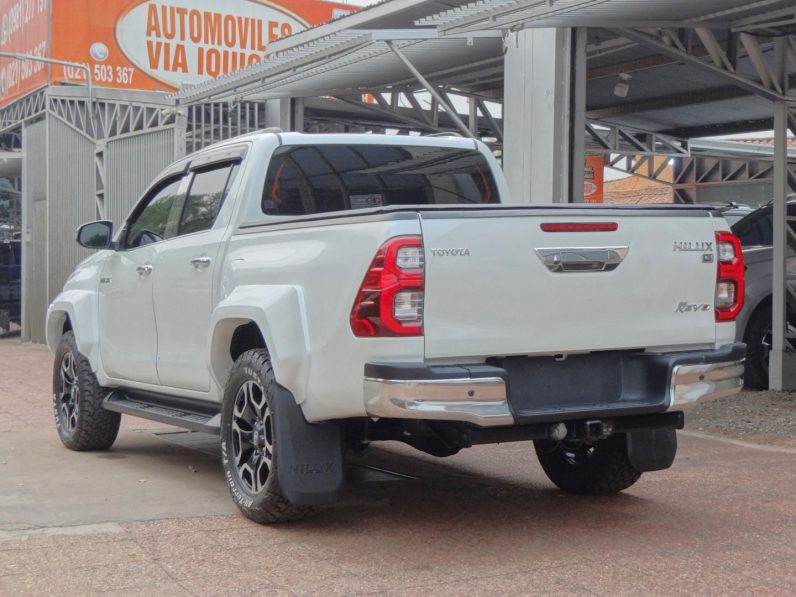 
								TOYOTA HILUX REVO AÑO 2018 full									