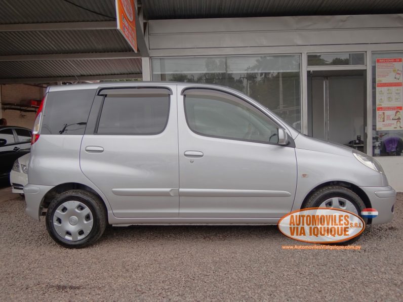 
								TOYOTA FUNCARGO AÑO 2004 full									