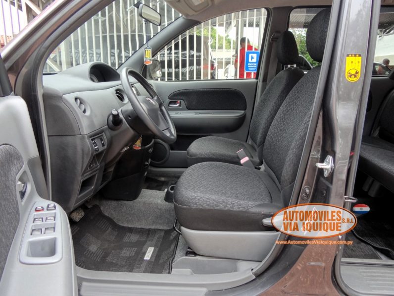 
								TOYOTA SIENTA AÑO 2012 full									