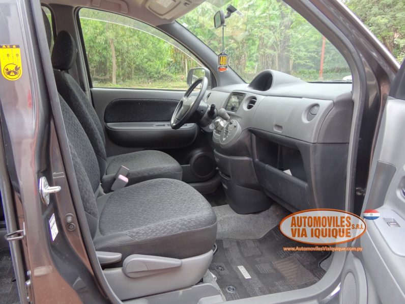 
								TOYOTA SIENTA AÑO 2012 full									