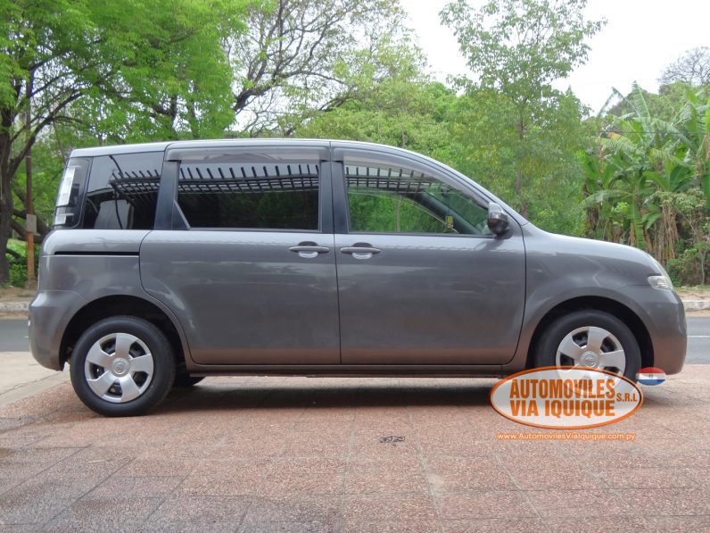 
								TOYOTA SIENTA AÑO 2012 full									