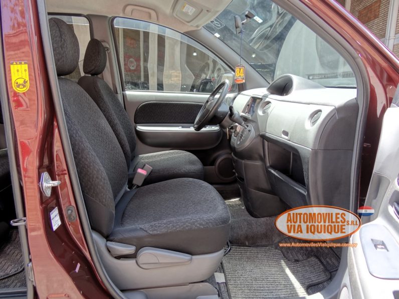 
								TOYOTA SIENTA AÑO 2011 full									