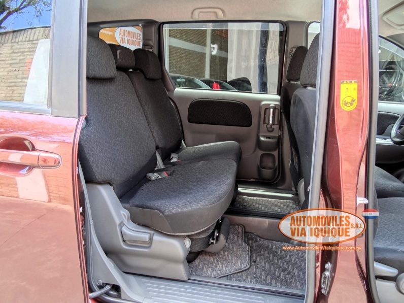 
								TOYOTA SIENTA AÑO 2011 full									