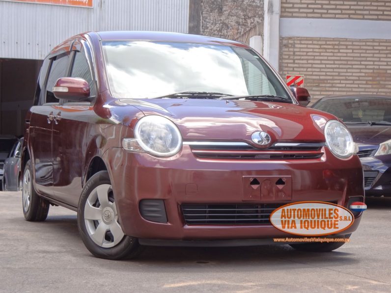 
								TOYOTA SIENTA AÑO 2011 full									