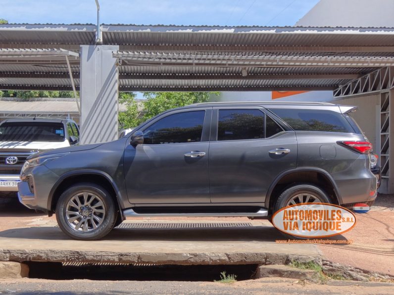 
								TOYOTA FORTUNER AÑO 2022 full									