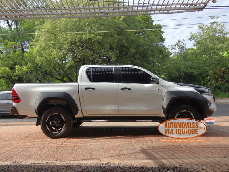 
								TOYOTA HILUX GR AÑO 2019 full									